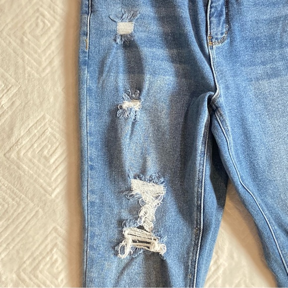 Royalty for Me Vintage High-Rise Distressed Jeans (size 8) - Picture 5 of 8